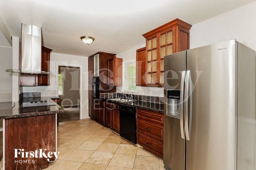 7037 Dalmatia Dr - Photo 5 of 15