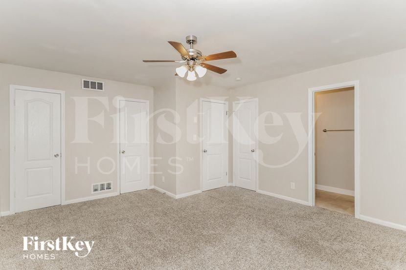 7037 Dalmatia Dr - Photo 7 of 15