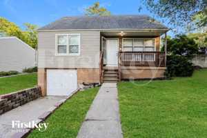 featured image of 641 Dixie St