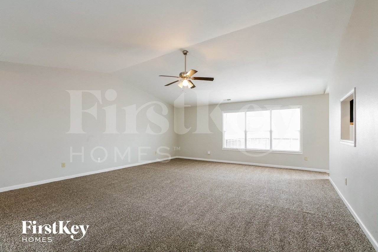 6223 Copeland Lakes Ln - Photo 5 of 15