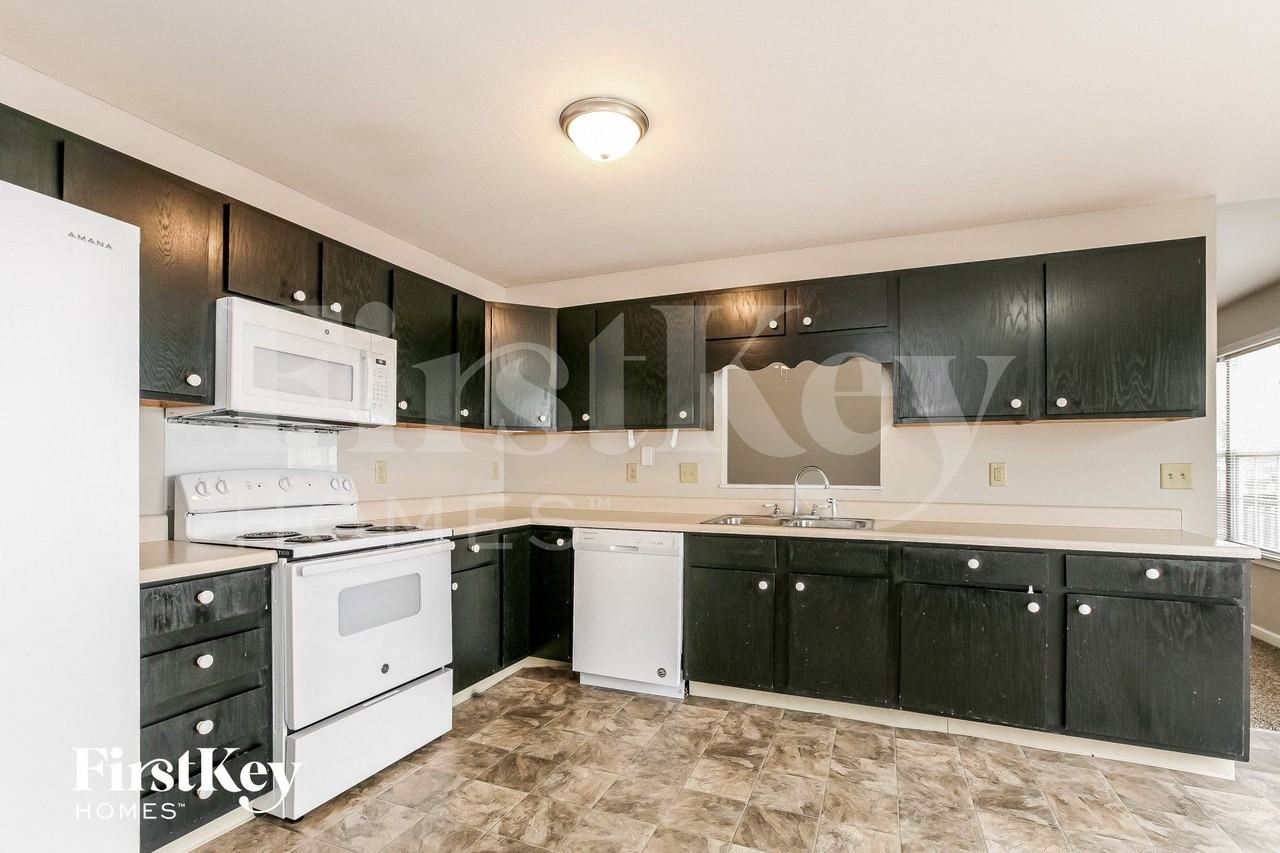 6223 Copeland Lakes Ln - Photo 7 of 15