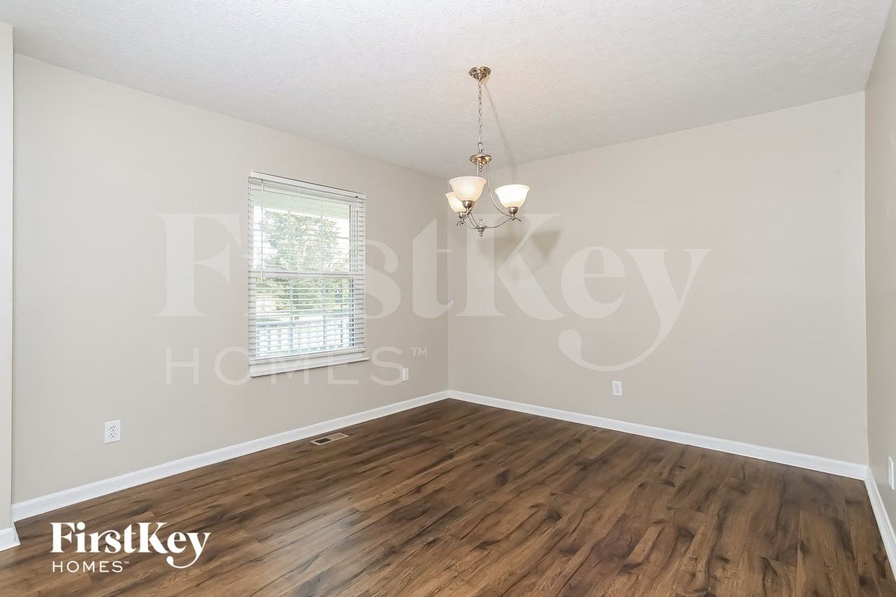 6183 Lakewood Dr - Photo 4 of 15