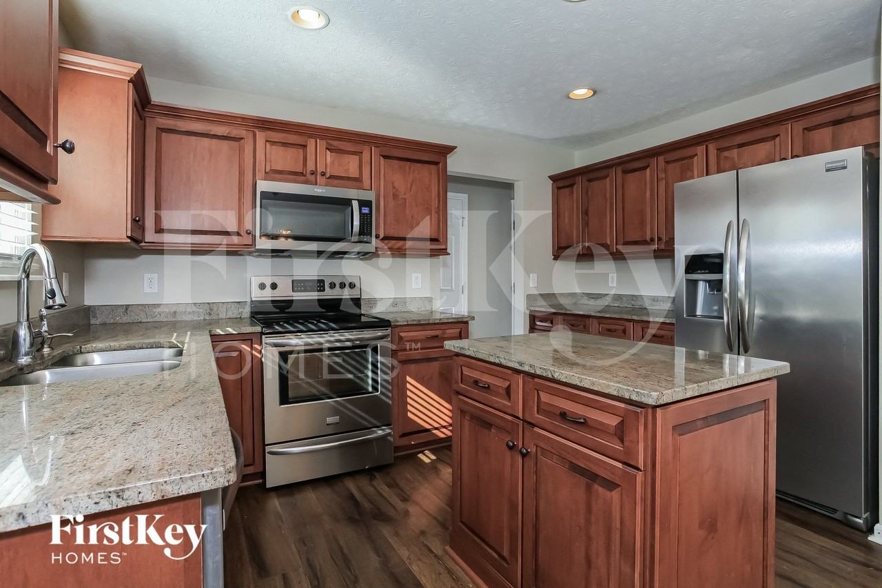 6183 Lakewood Dr - Photo 6 of 15