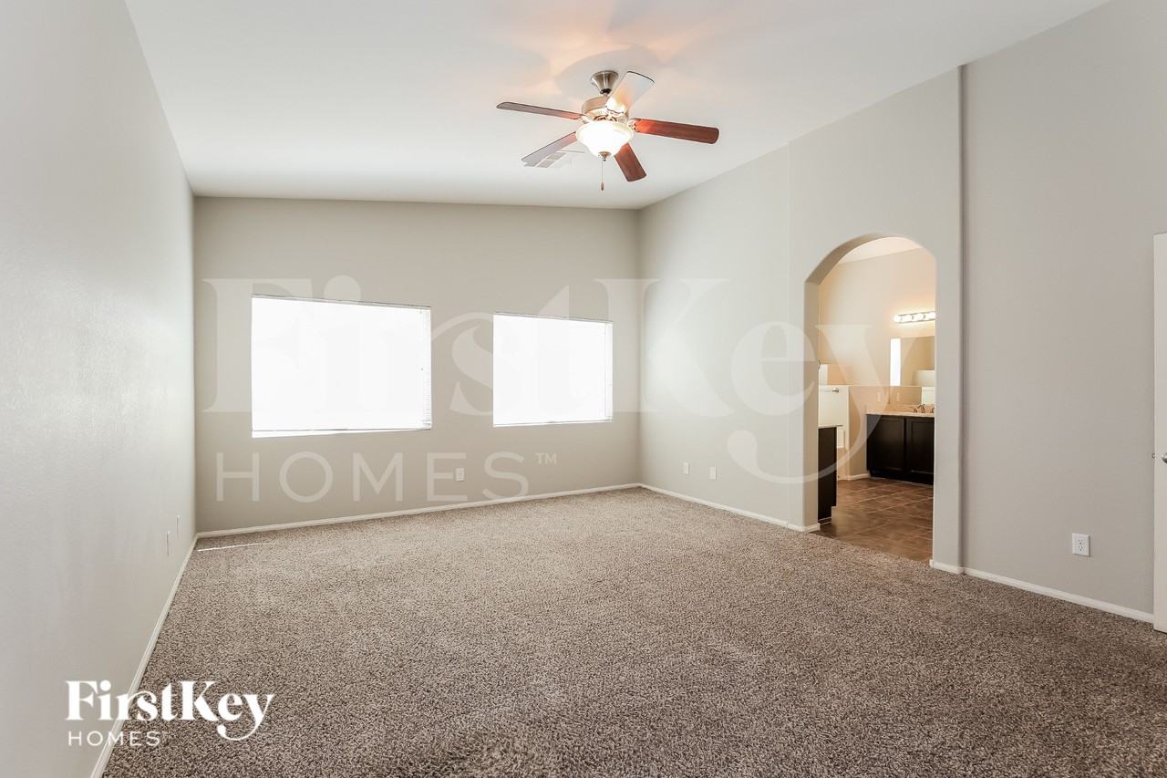 6137 River Belle St - Photo 6 of 16