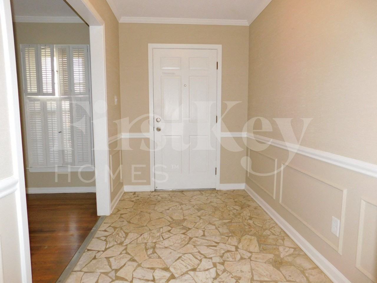 6135 Haddington Dr - Photo 2 of 20