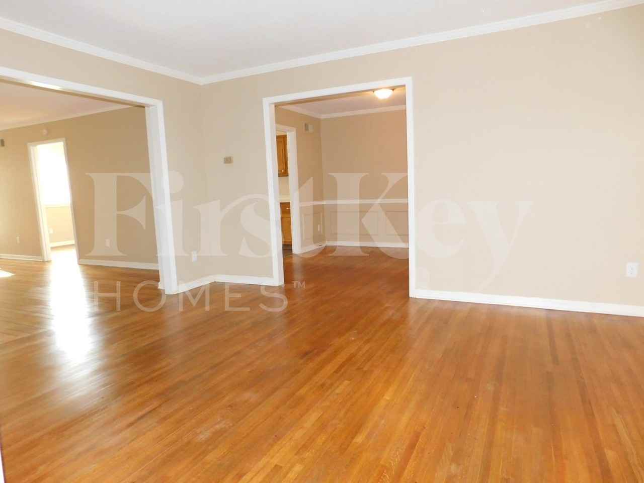 6135 Haddington Dr - Photo 3 of 20