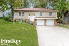 5905 Nw Whispering Oaks Ln - Photo 1 of 1