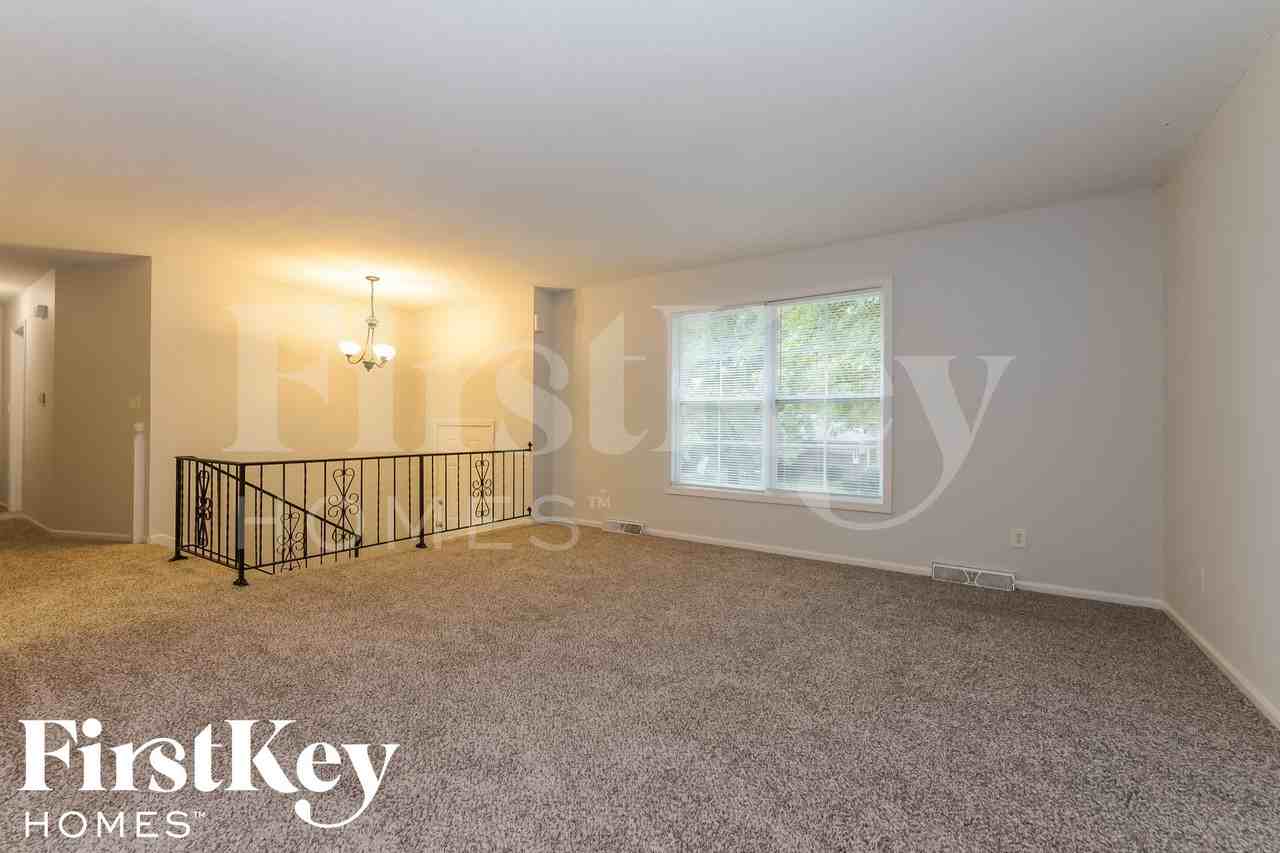 5905 Nw Whispering Oaks Ln - Photo 3 of 15