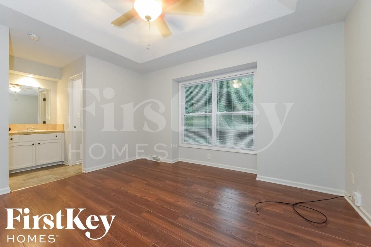 5905 Nw Whispering Oaks Ln - Photo 7 of 15