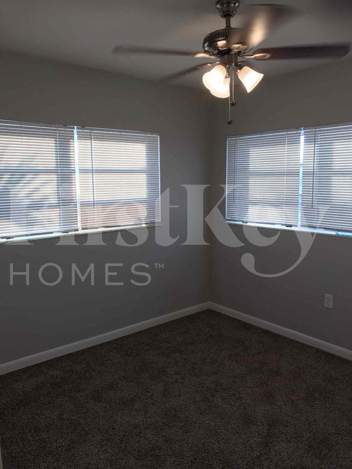 5850 Nwst - Photo 7 of 19