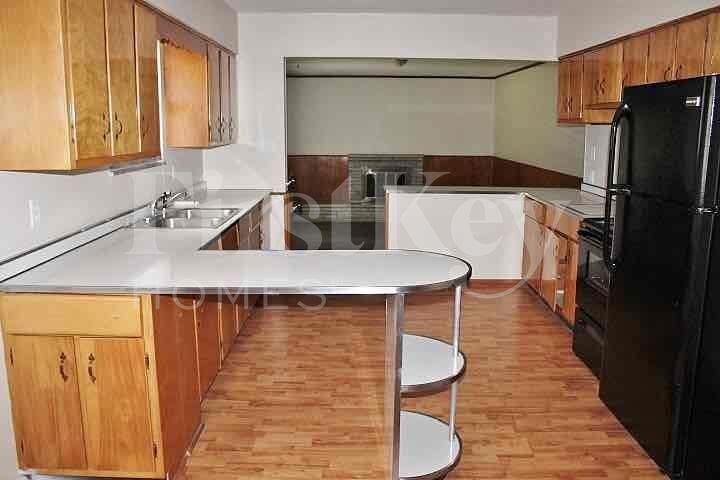 5750 Wallingwood Dr - Photo 2 of 13