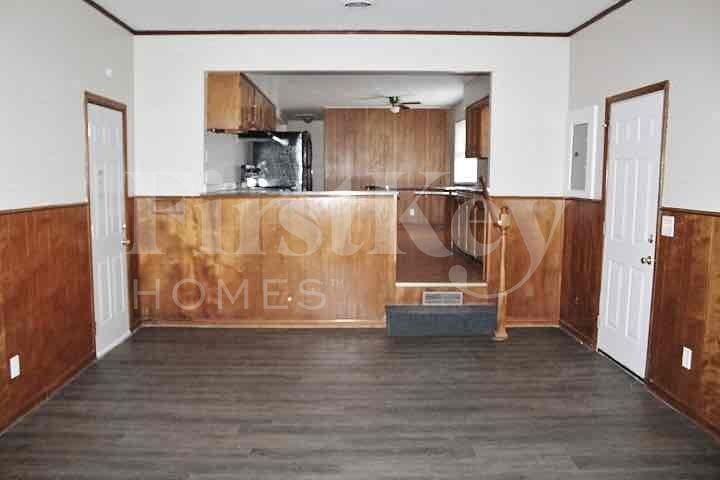 5750 Wallingwood Dr - Photo 4 of 13