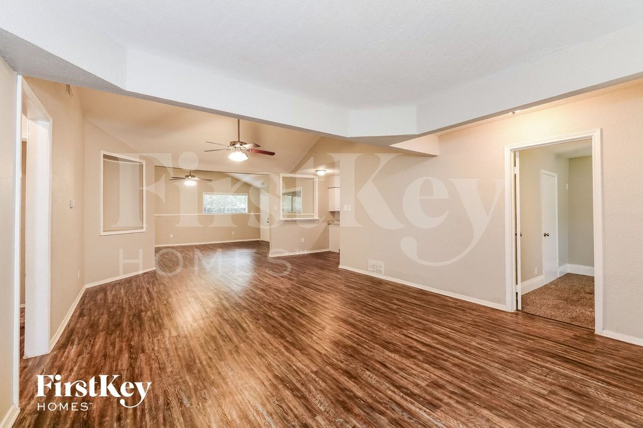 5721 Melanite Ave - Photo 4 of 15