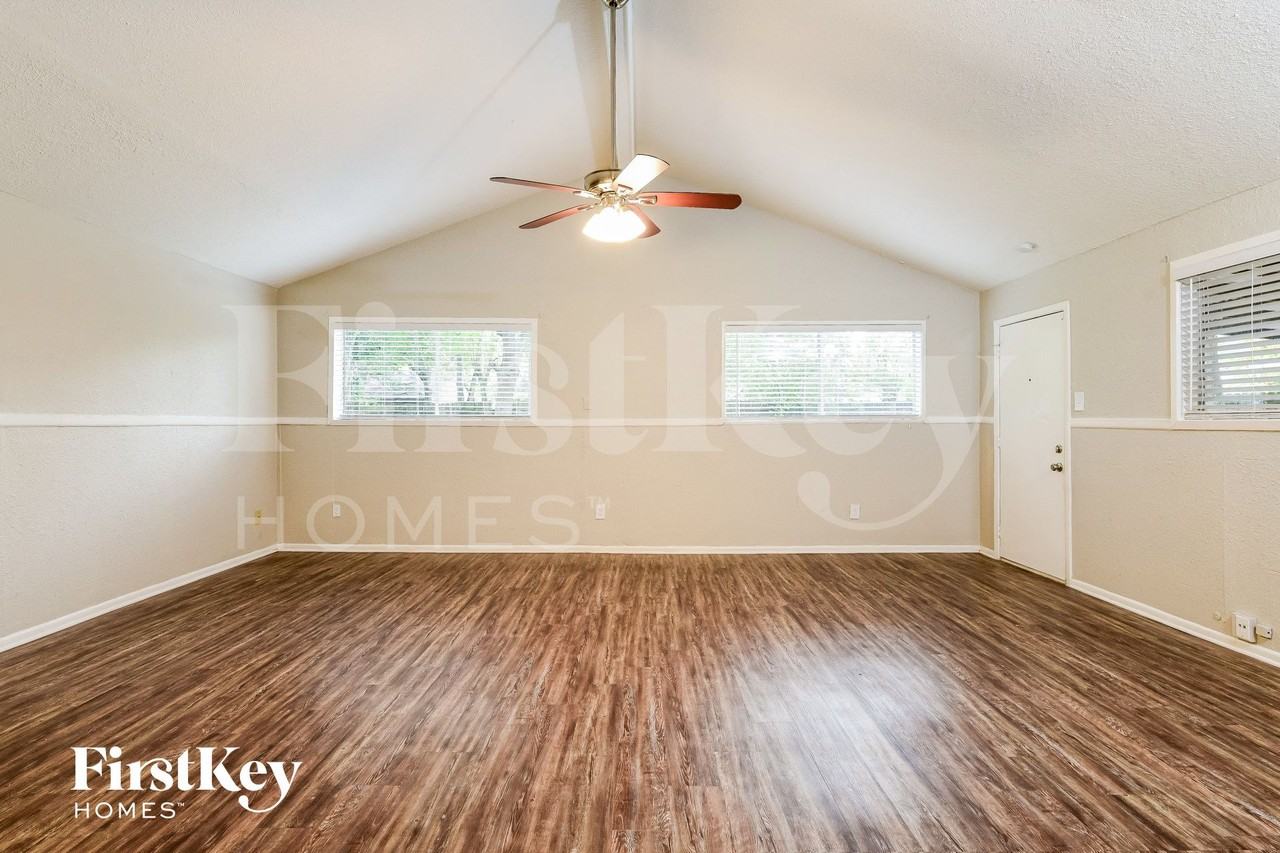 5721 Melanite Ave - Photo 6 of 15