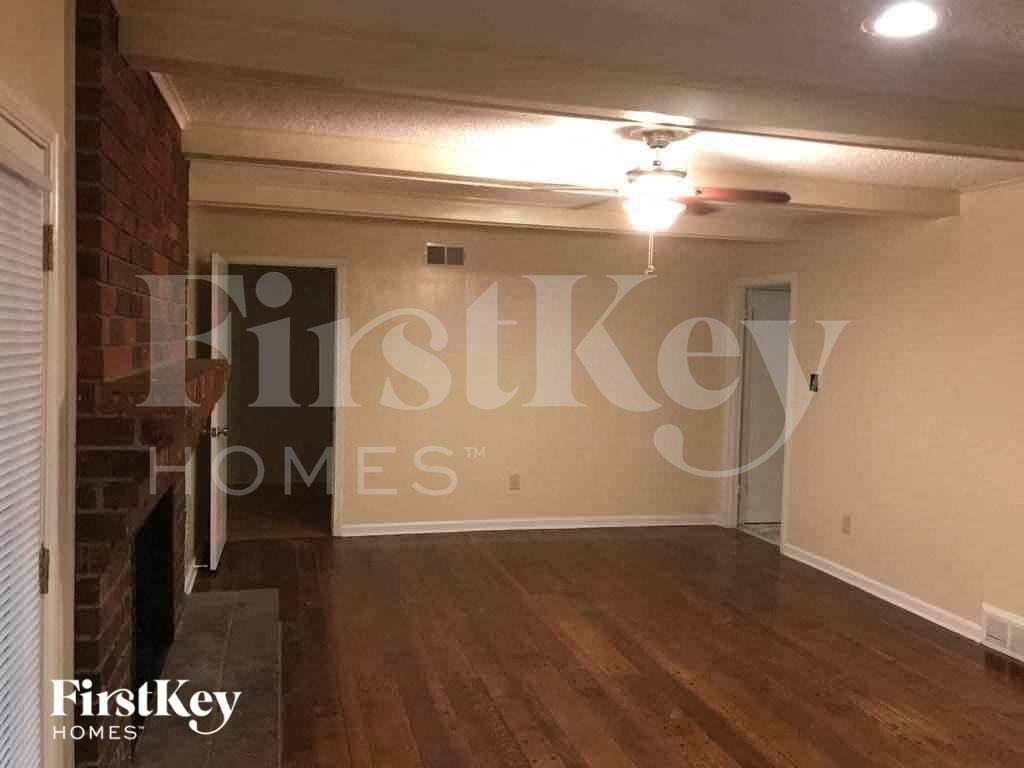 5712 Fox Bend Ave - Photo 2 of 12