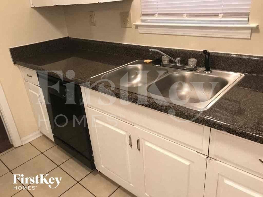 5712 Fox Bend Ave - Photo 5 of 12