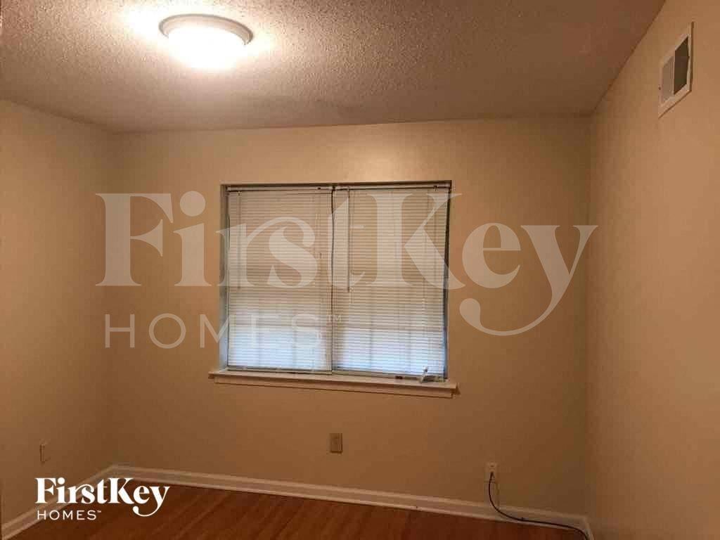 5712 Fox Bend Ave - Photo 7 of 12