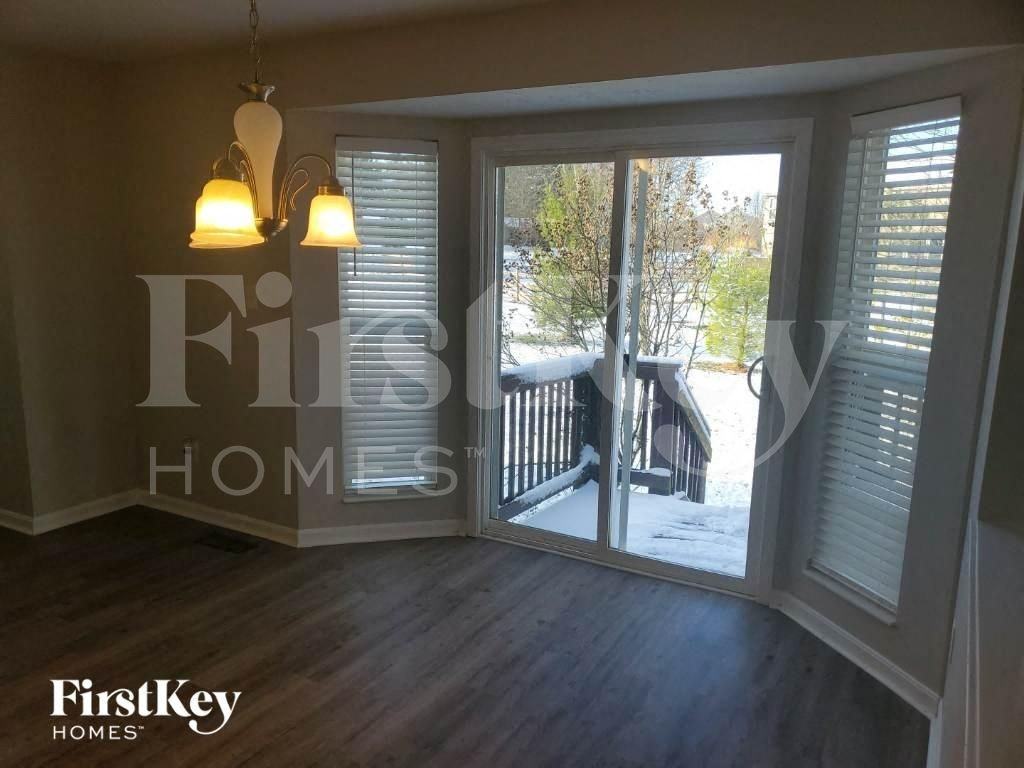 5606 Beechtree Ln - Photo 5 of 19