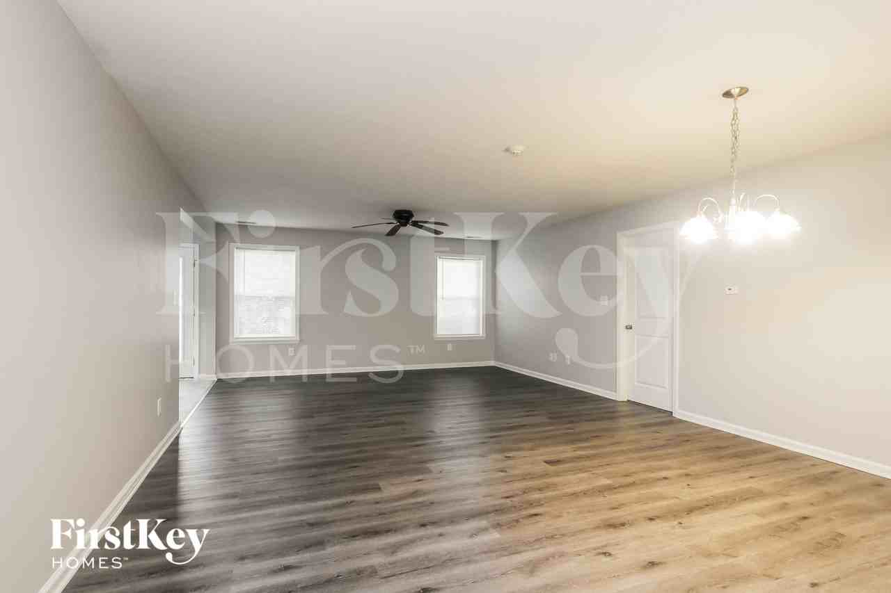 5602 Wild Horse Dr - Photo 3 of 16