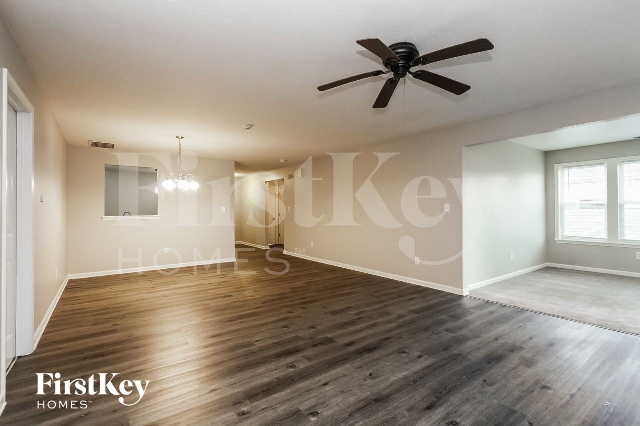 5602 Wild Horse Dr - Photo 4 of 16