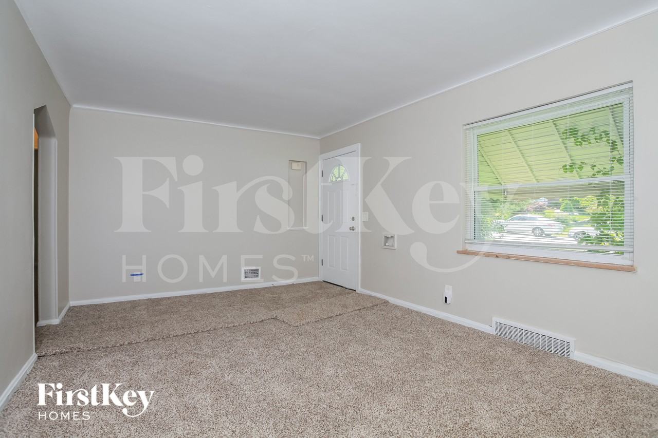 5256 Ponce Ln - Photo 5 of 15