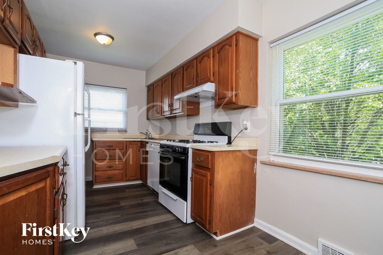 5256 Ponce Ln - Photo 6 of 15
