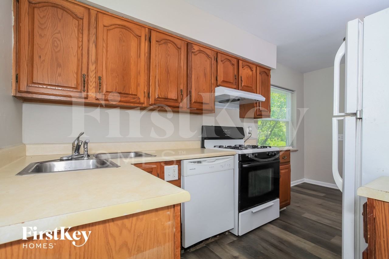 5256 Ponce Ln - Photo 7 of 15
