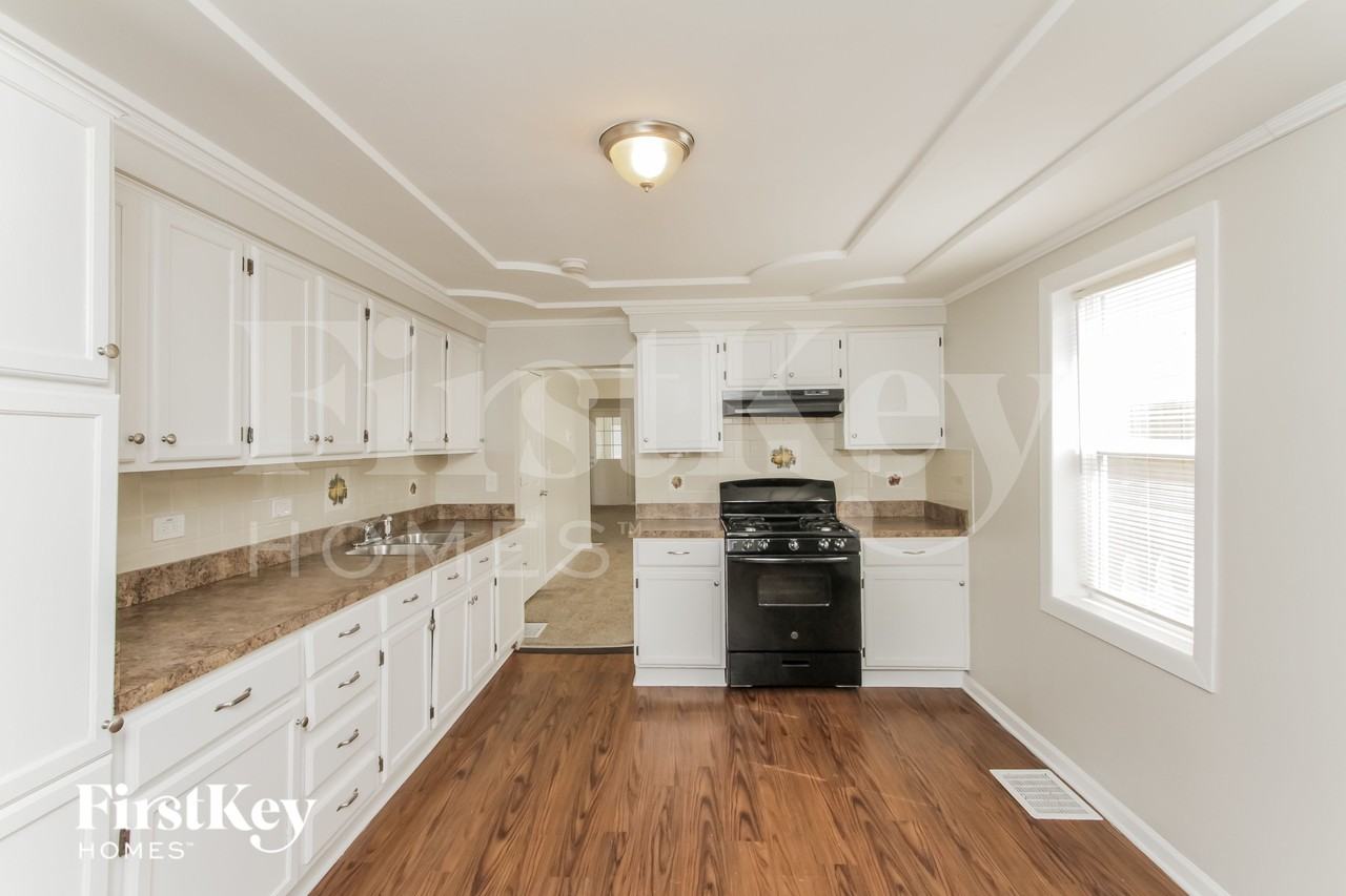 515 Columbia St - Photo 5 of 15