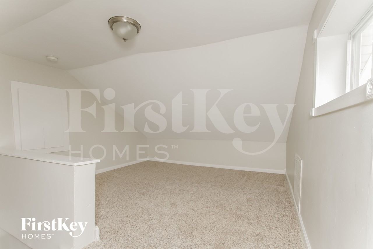 515 Columbia St - Photo 7 of 15