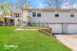 featured image of 5042 N Bellaire Ave