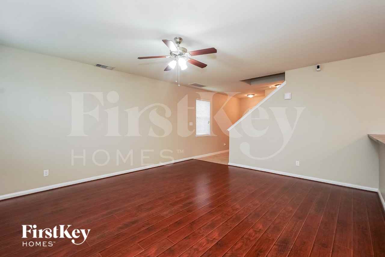 4717 Cedar Springs Dr - Photo 2 of 19