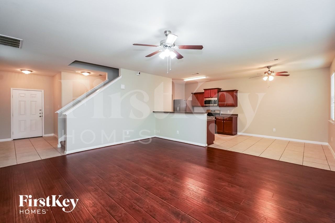 4717 Cedar Springs Dr - Photo 4 of 19