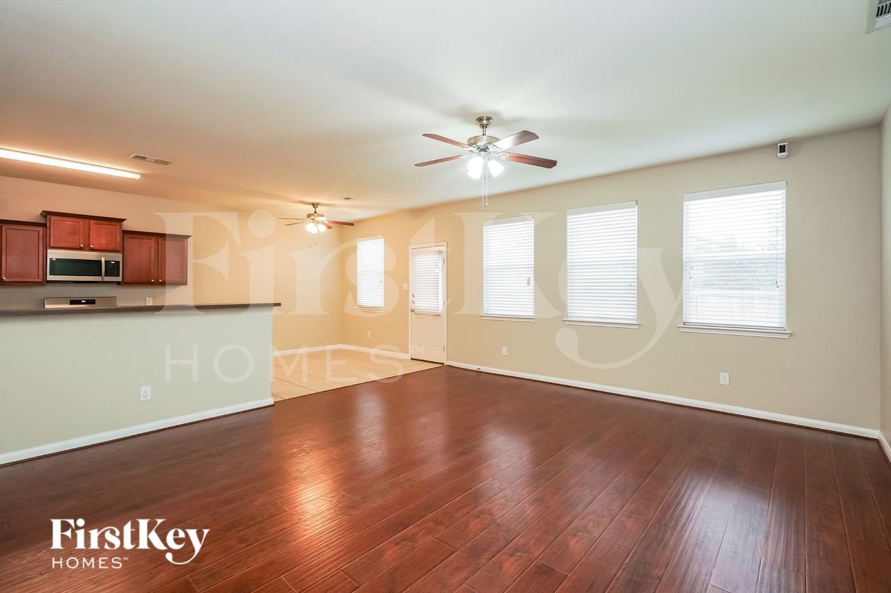 4717 Cedar Springs Dr - Photo 5 of 19