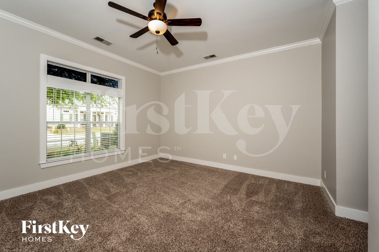 4598 Clubview Dr - Photo 7 of 16
