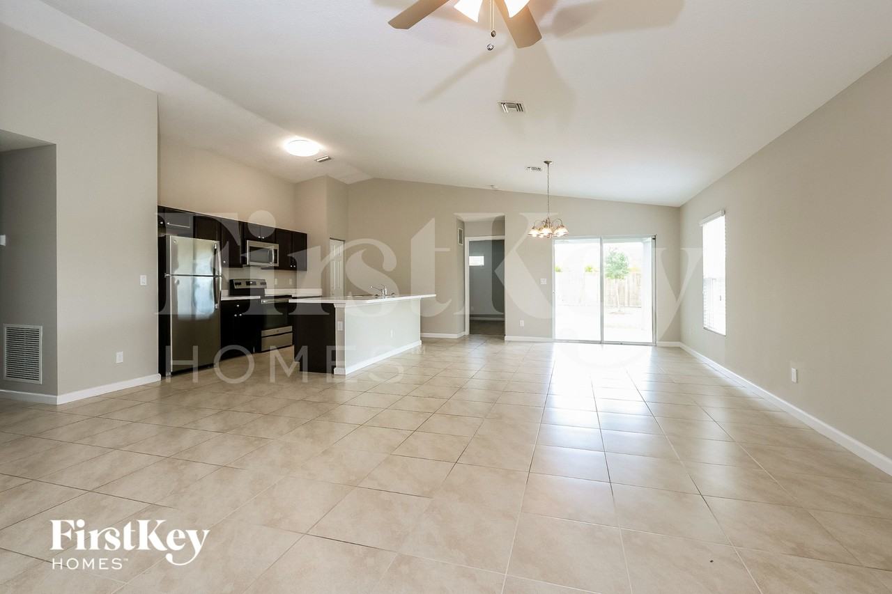 4477 Sw Port St Lucie Blvd - Photo 4 of 15