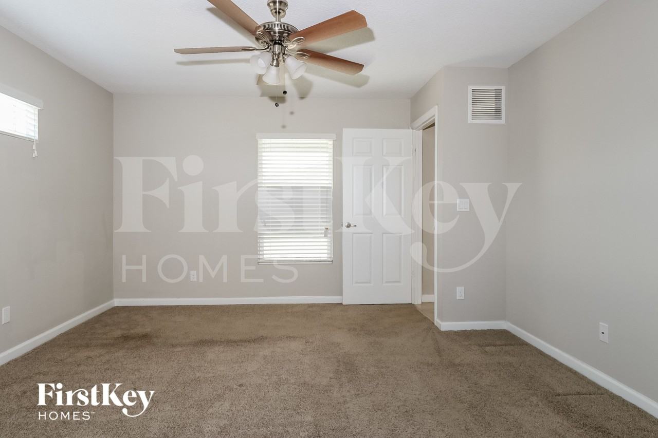 4477 Sw Port St Lucie Blvd - Photo 7 of 15