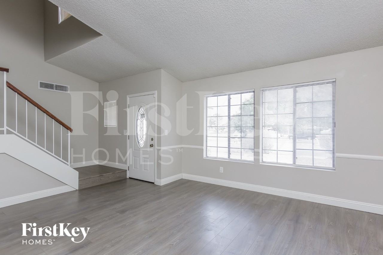 4317 Newcastle Rd - Photo 5 of 16