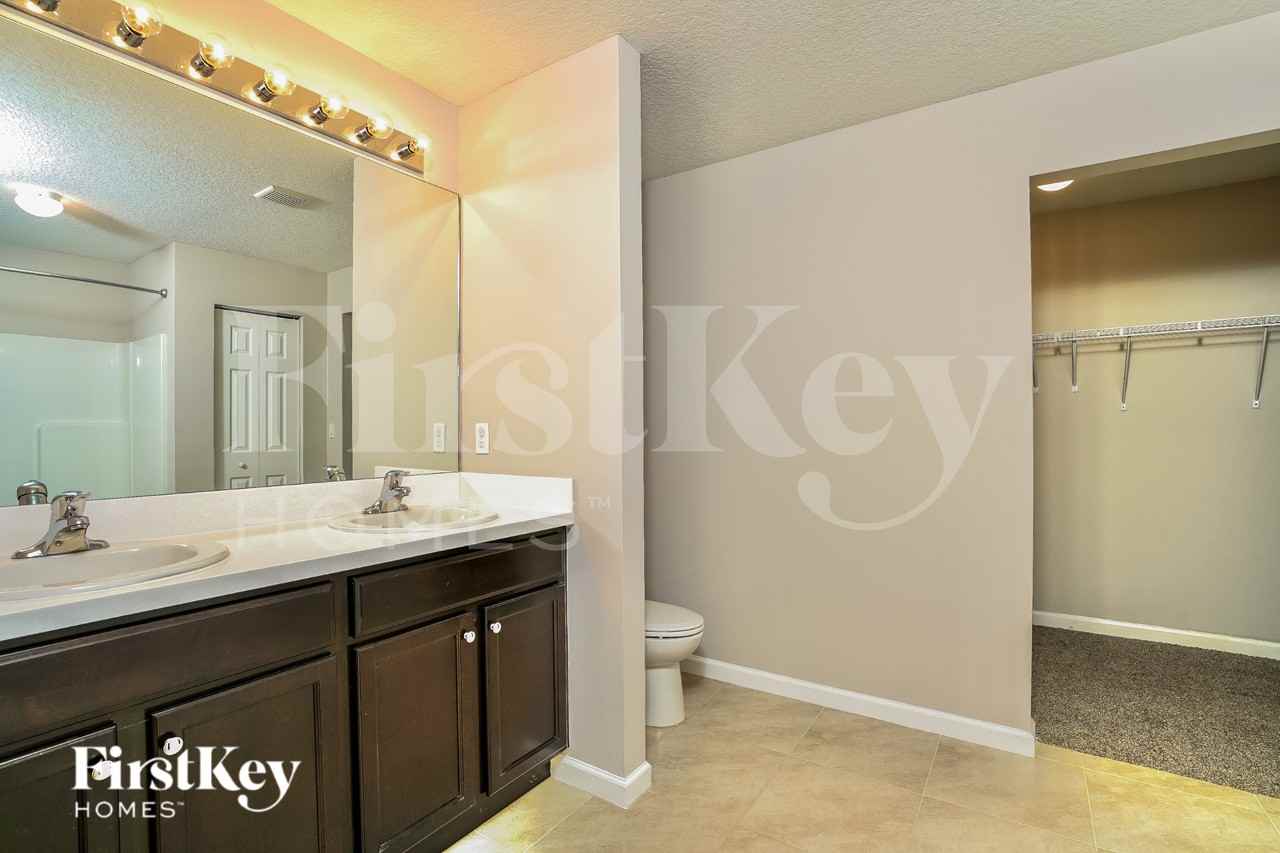 4285 Sw Walker St - Photo 6 of 15