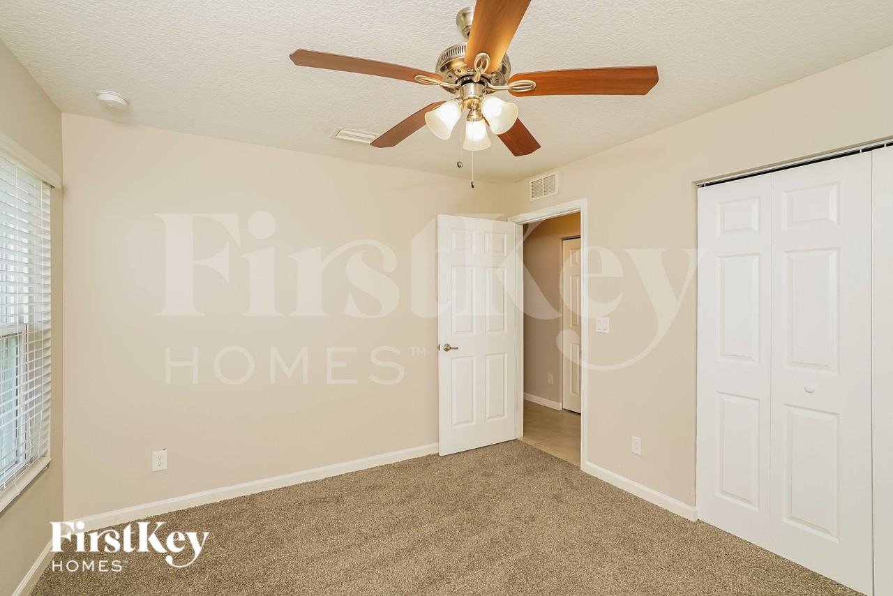 4285 Sw Walker St - Photo 7 of 15