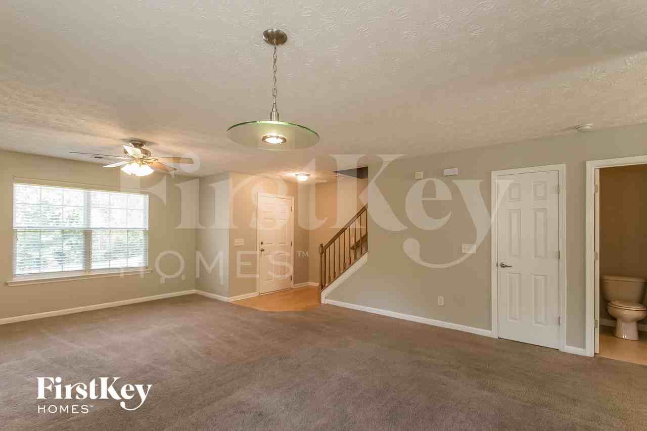 3545 Bridgeshaw Dr - Photo 4 of 16