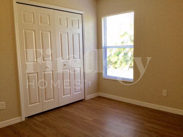 314 Ne 17th St - Photo 5 of 14