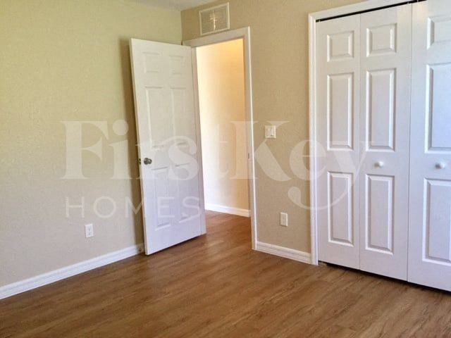 314 Ne 17th St - Photo 6 of 14