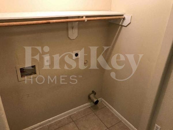 2920 La Estancia Ln - Photo 7 of 18