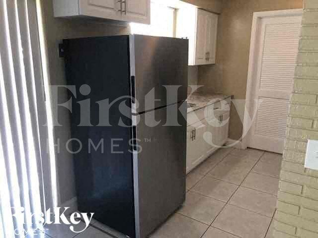 2840 Sw 2nd Ct - Photo 7 of 17