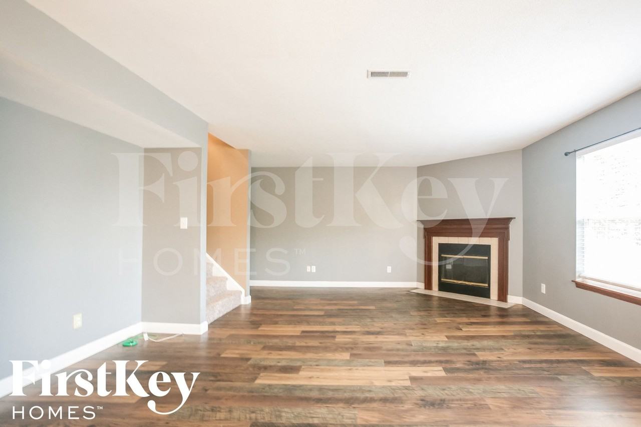 275 Lazy Hollow Dr - Photo 3 of 14