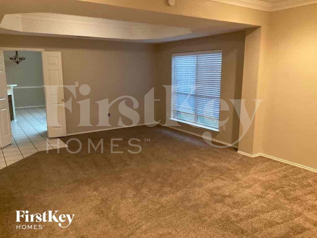 2329 Bent Brook Dr - Photo 2 of 21