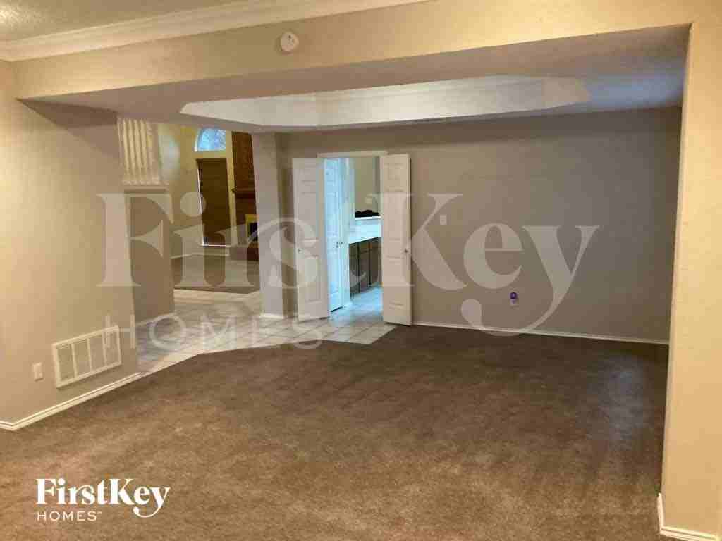 2329 Bent Brook Dr - Photo 3 of 21