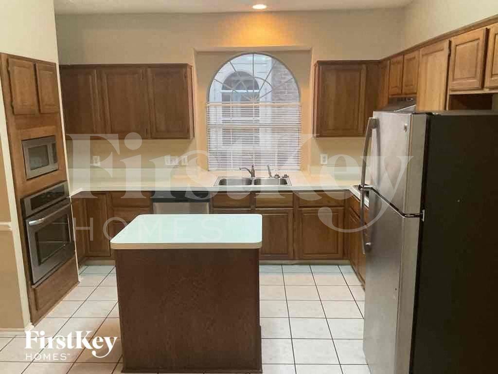 2329 Bent Brook Dr - Photo 6 of 21