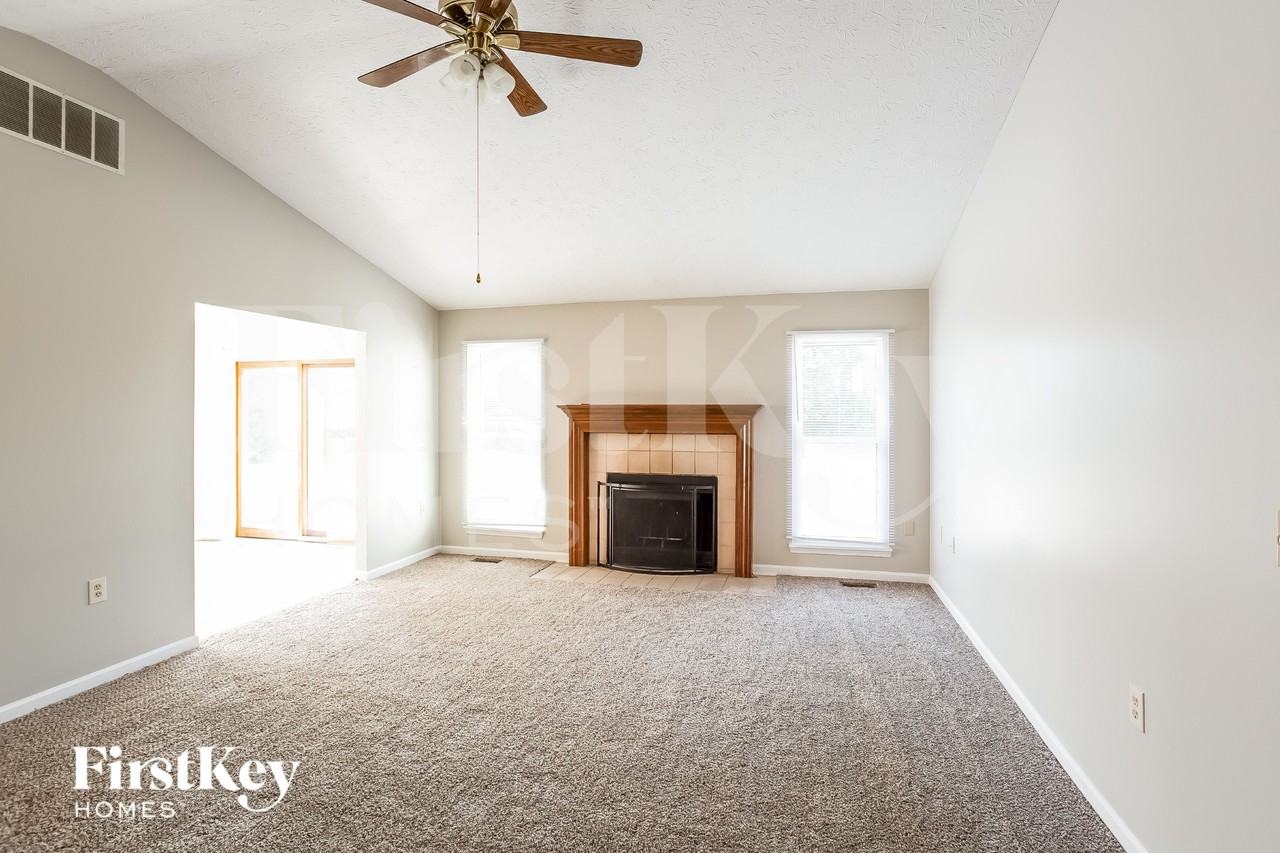 2204 Valley Creek West Ln - Photo 3 of 15