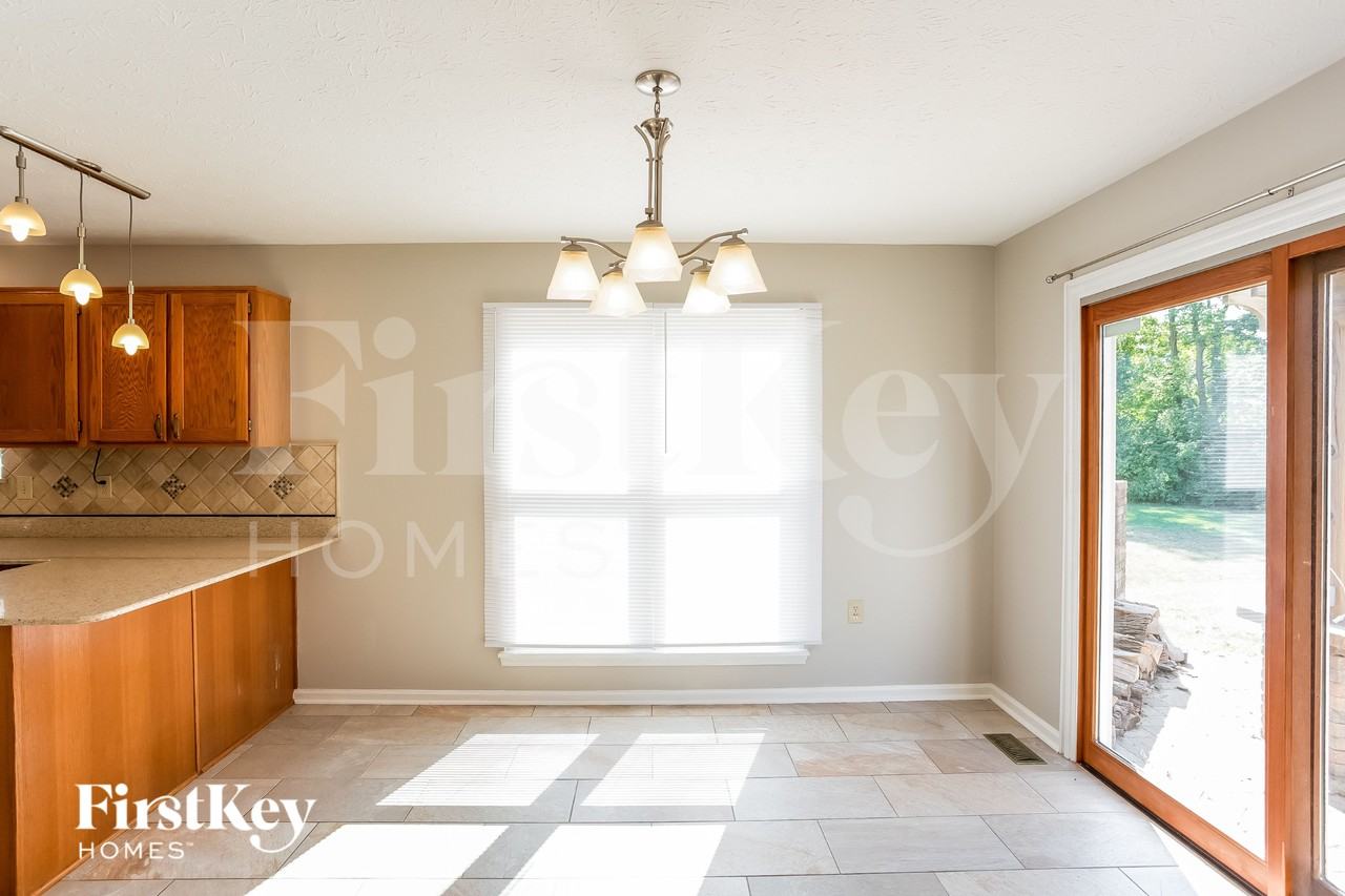 2204 Valley Creek West Ln - Photo 5 of 15